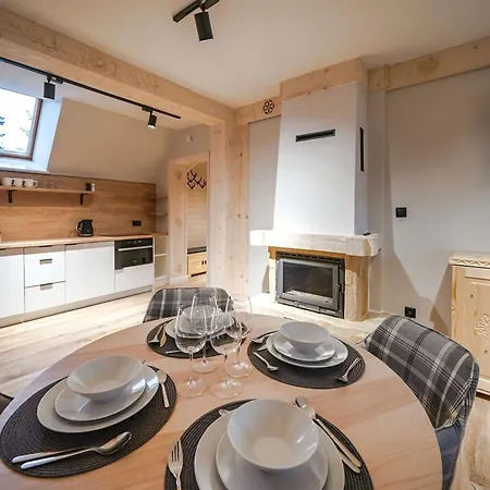 Pod Blachowka 4, Sun & Snow * Косцелиско